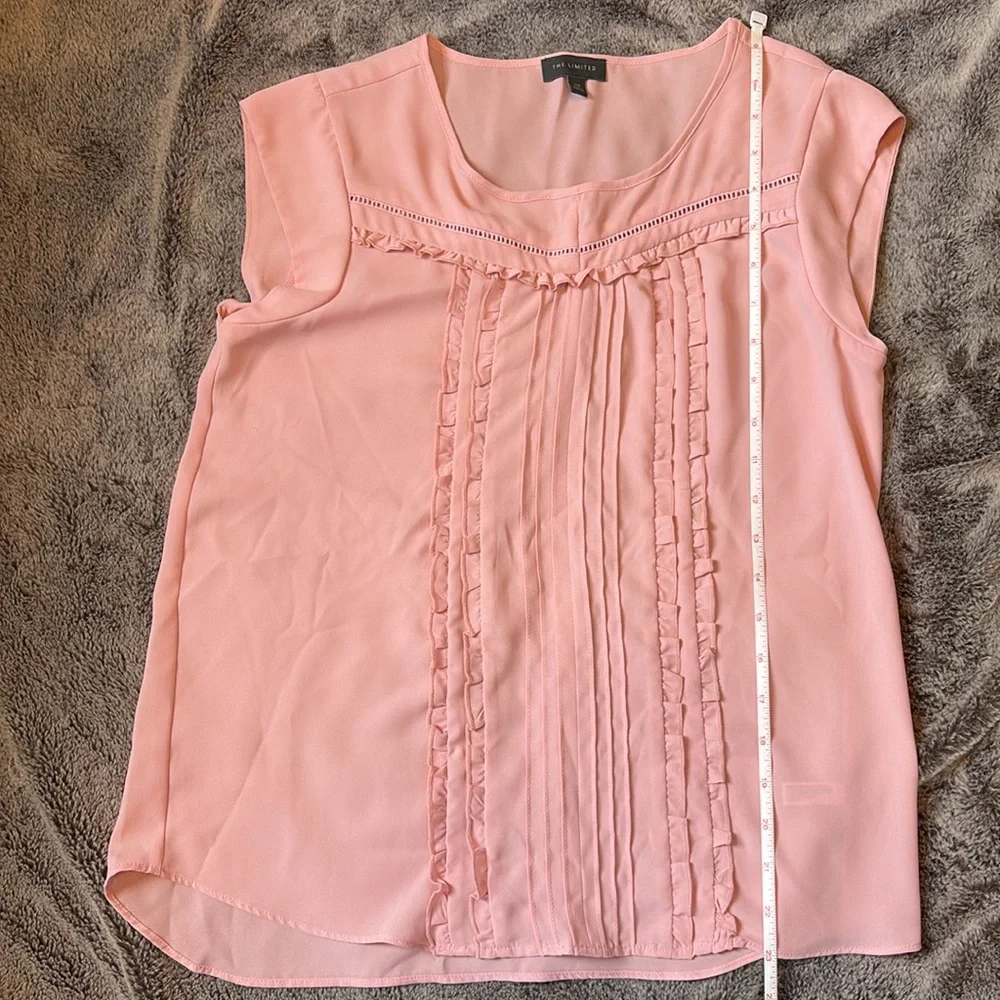 The Limited 🩷 Ruffle Top - Picture 5 of 5